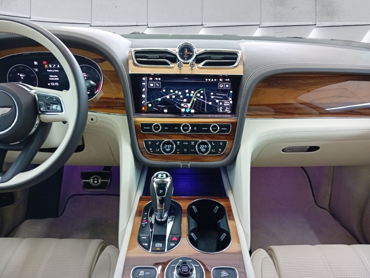 Foto Bentley Bentayga 12
