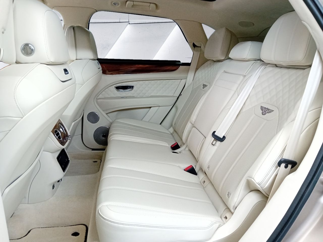 Foto Bentley Bentayga 14
