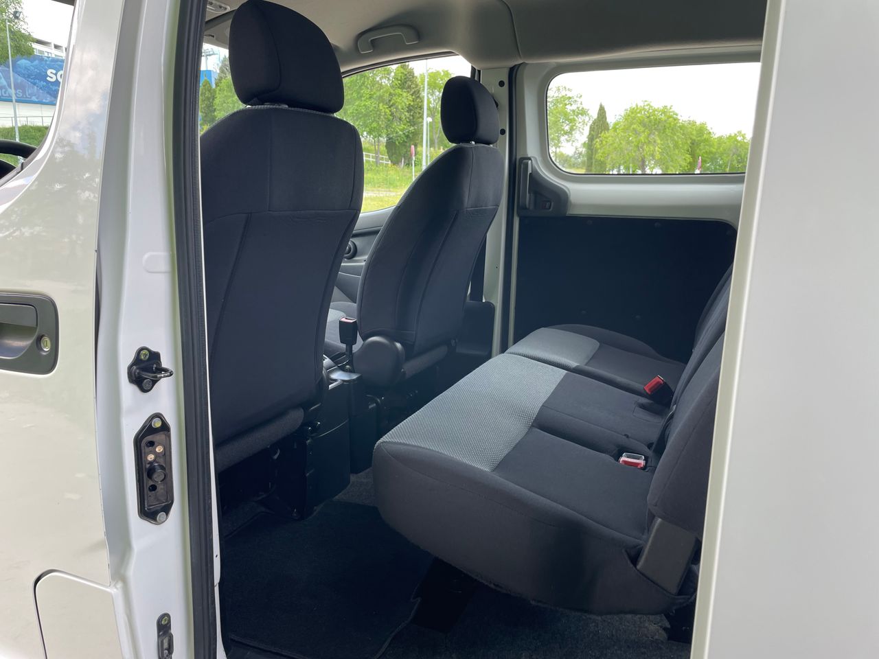 Foto Nissan e-NV200 12