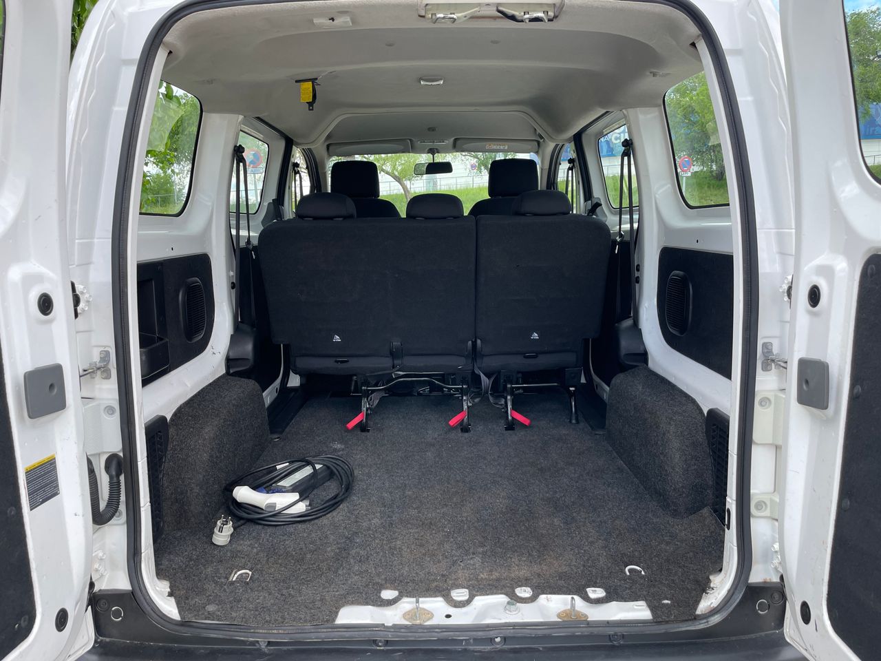 Foto Nissan e-NV200 14