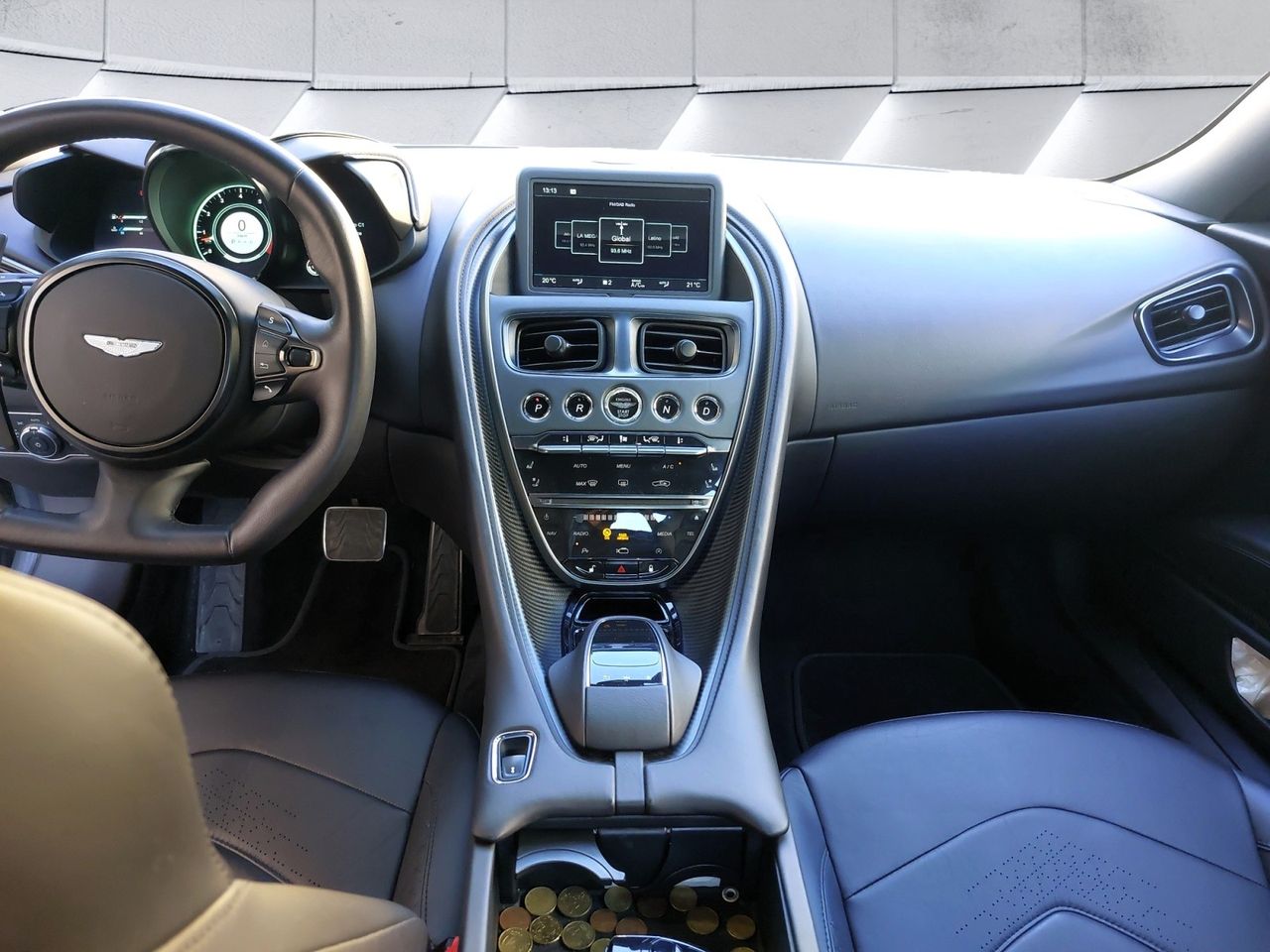 Foto Aston martin DBS 9