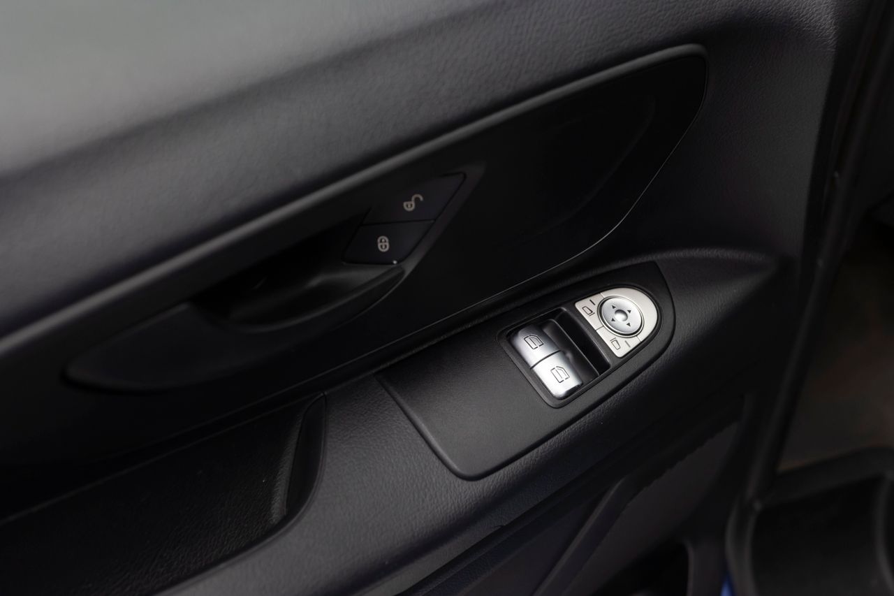Foto Mercedes-Benz Vito 19