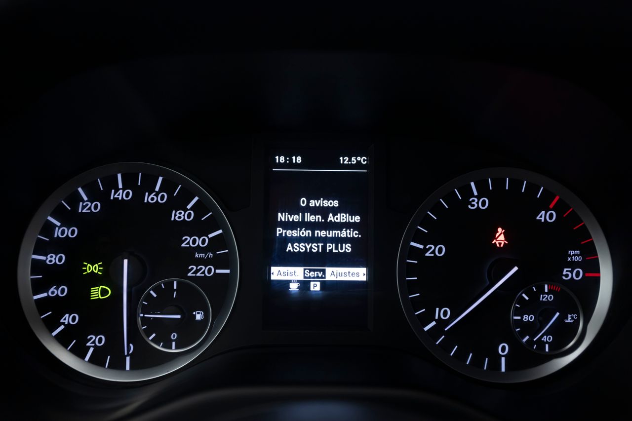Foto Mercedes-Benz Vito 28