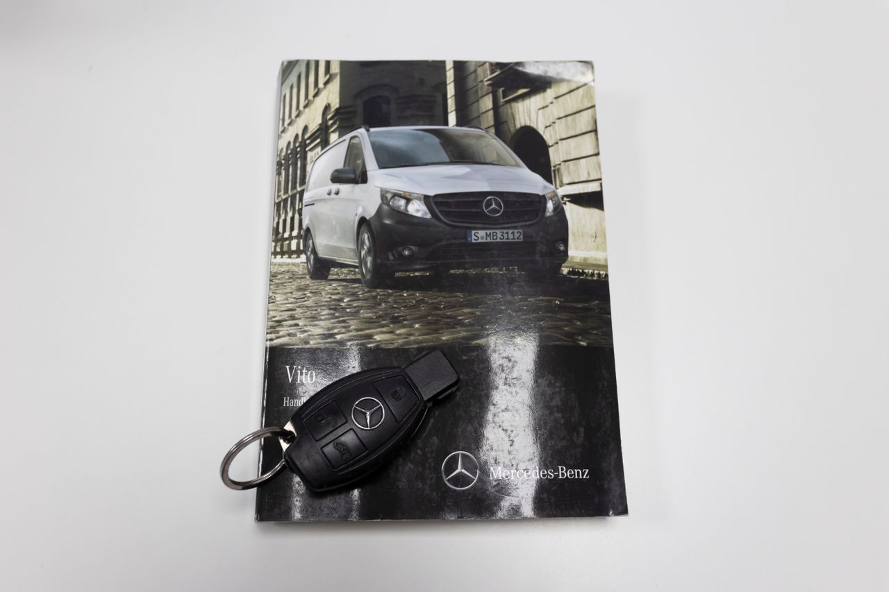 Foto Mercedes-Benz Vito 30