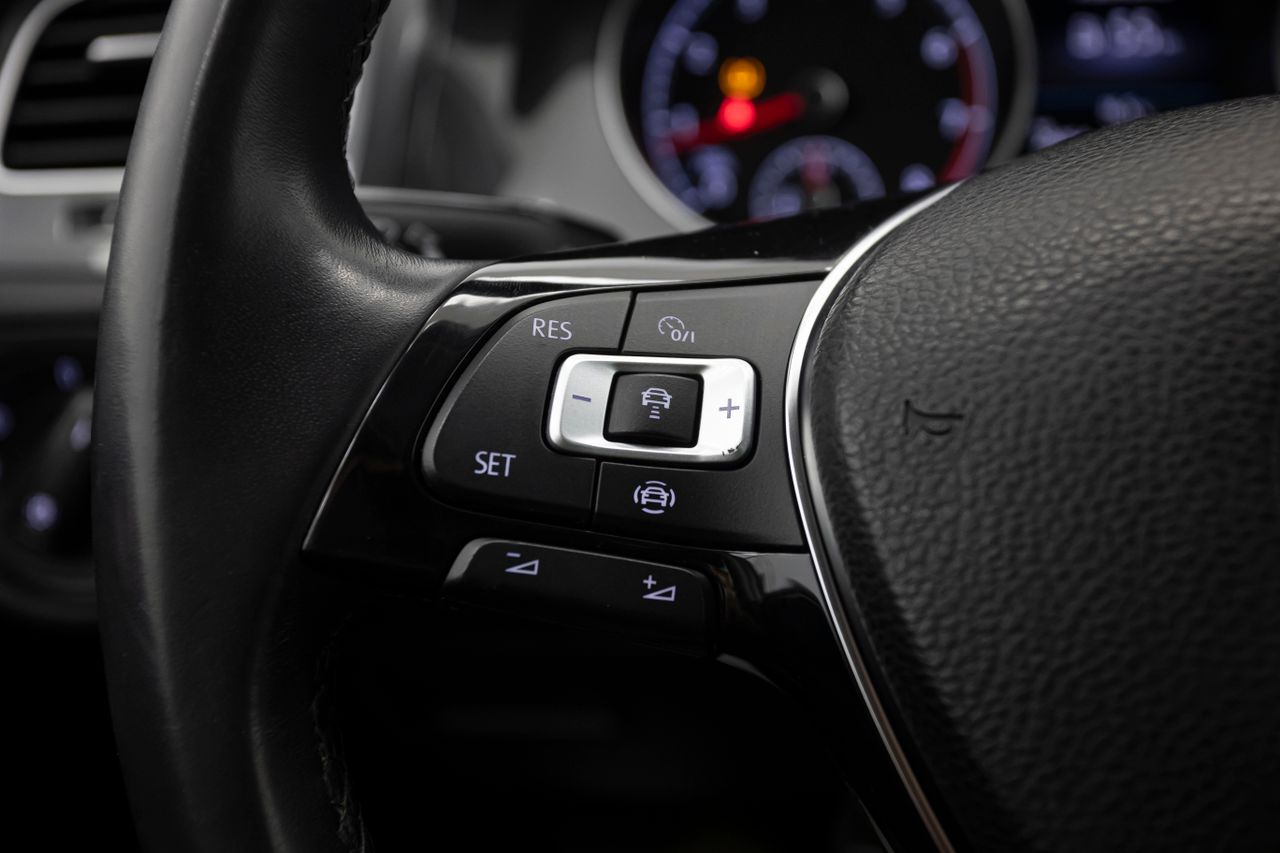 Foto Volkswagen Golf 8