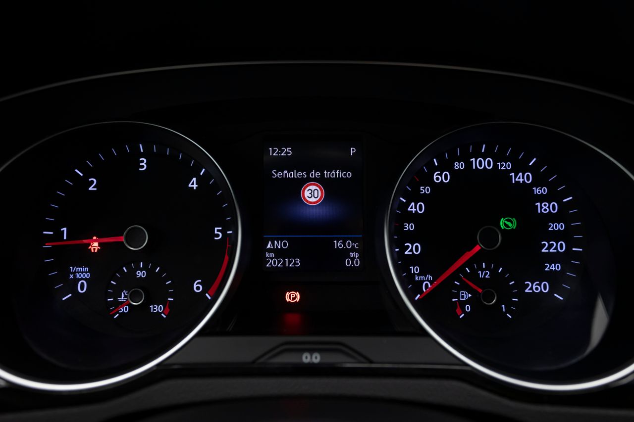Foto Volkswagen Passat 37
