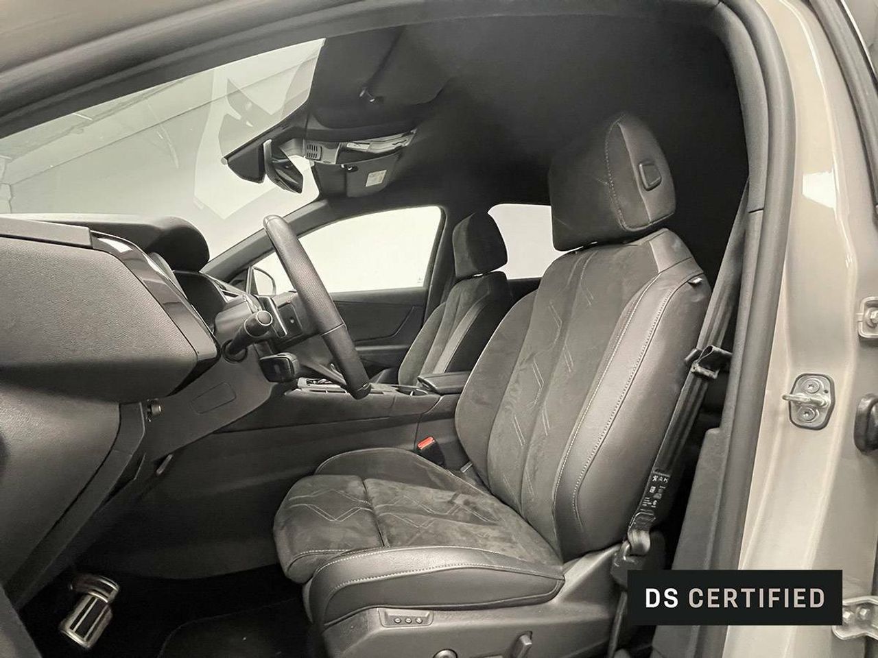 Foto DS Automobiles DS 7 9