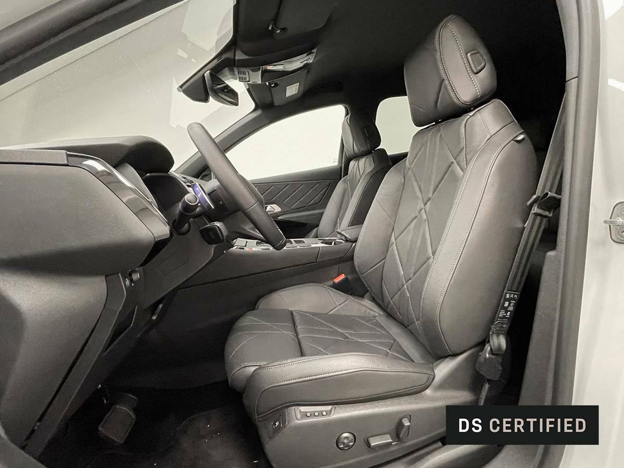 Foto DS Automobiles DS 7 9