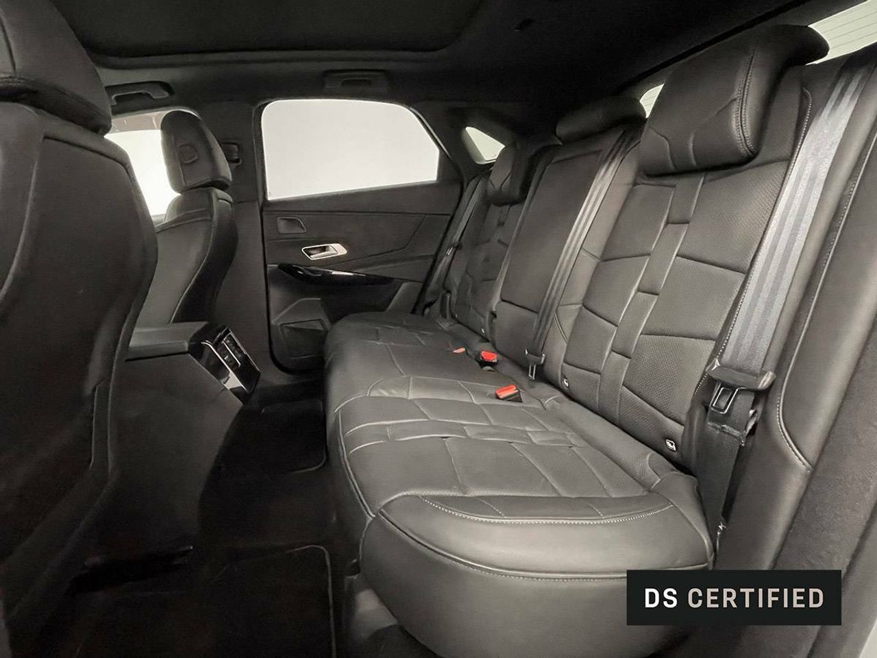 Foto DS Automobiles DS 7 10
