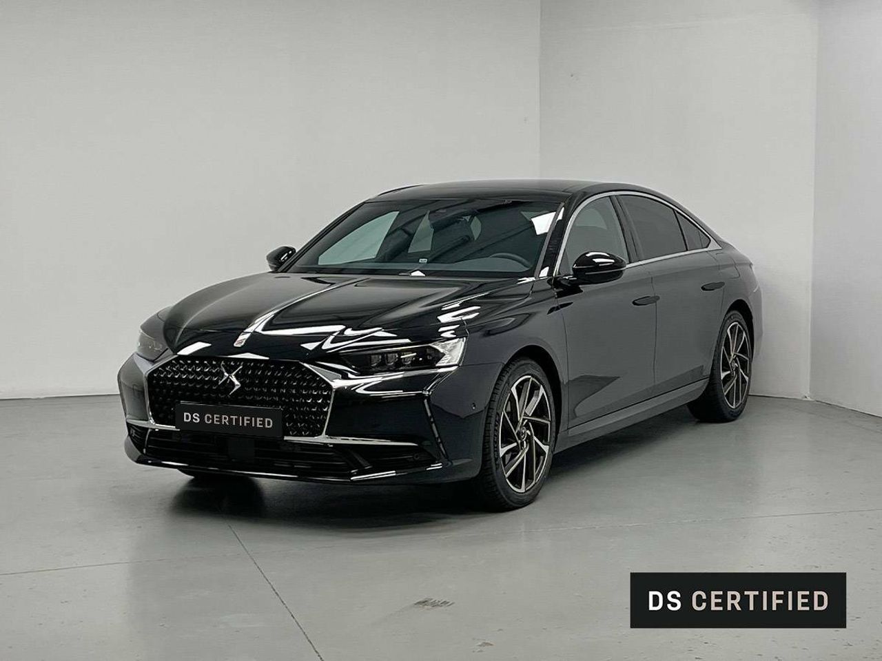 Foto DS Automobiles DS 9 1