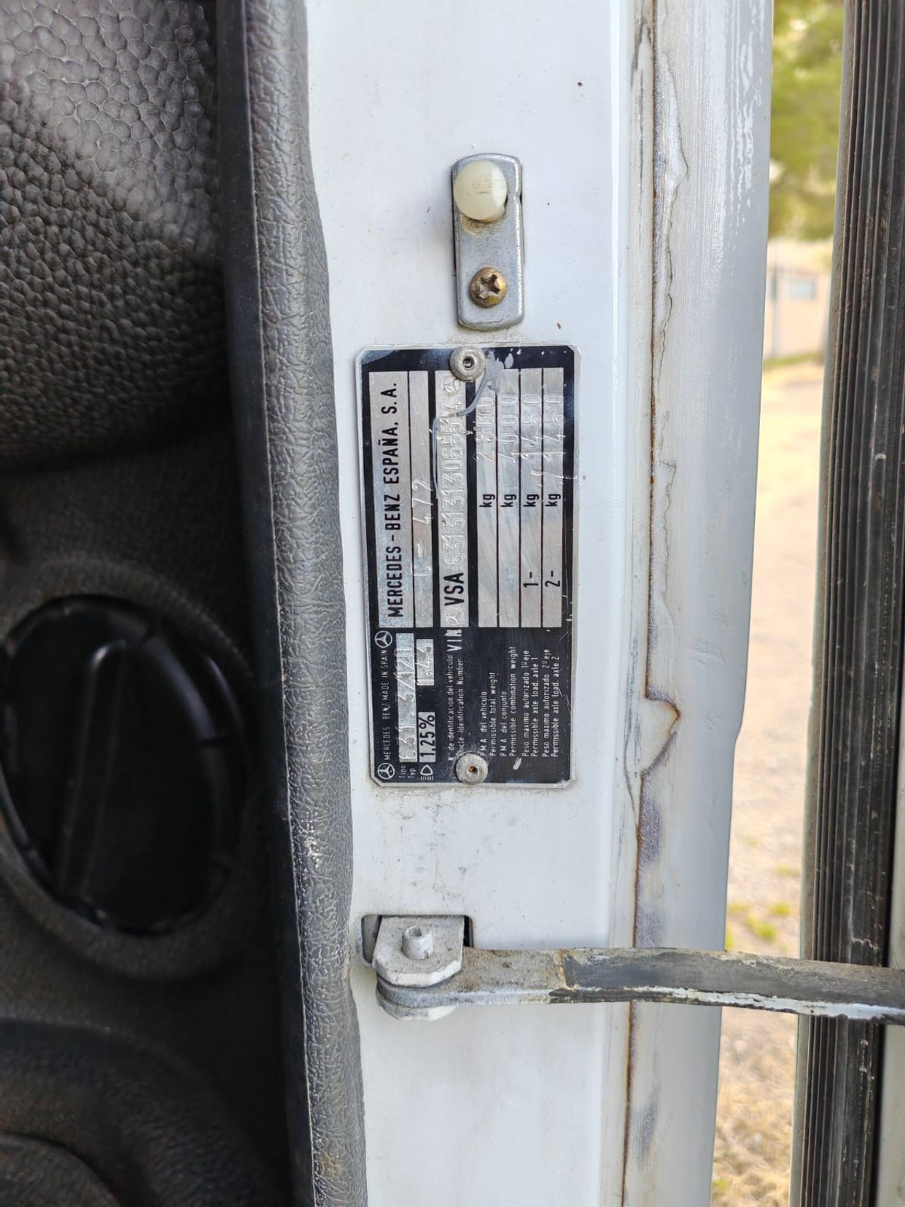 Foto Mercedes-Benz MB 100 39