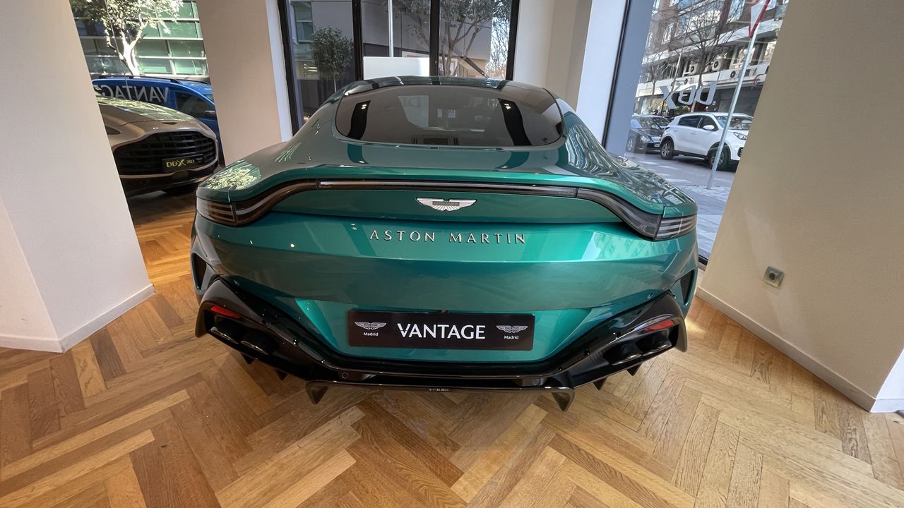 Foto Aston martin Vantage 4