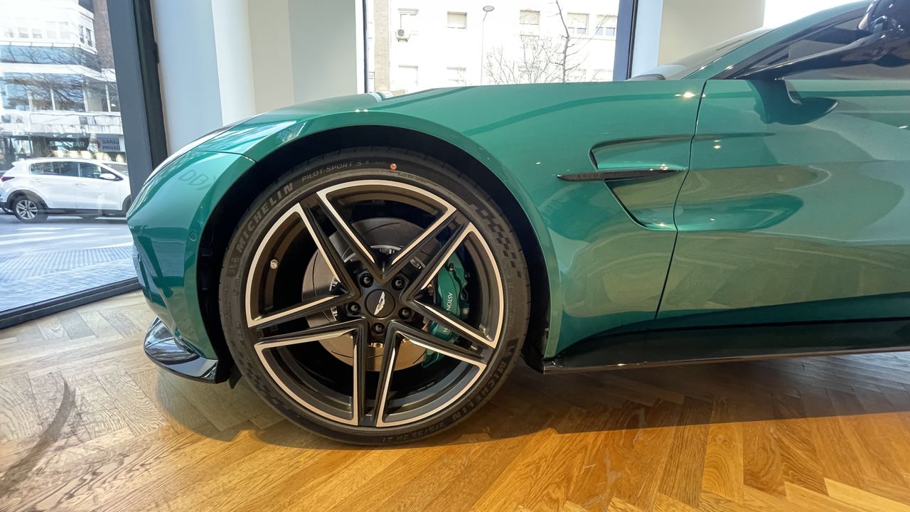 Foto Aston martin Vantage 7