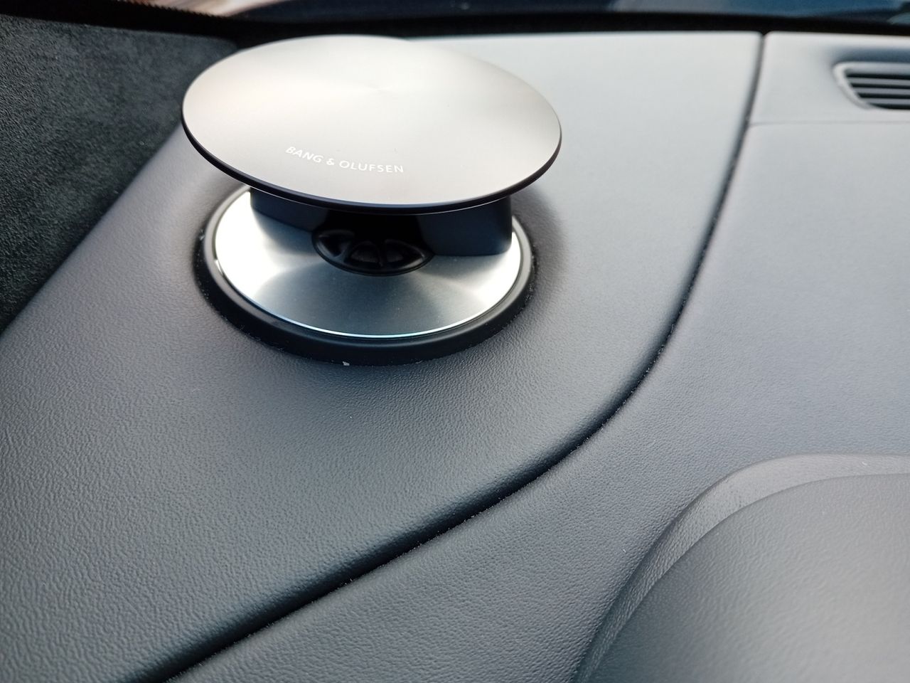 Foto Aston martin DB11 14
