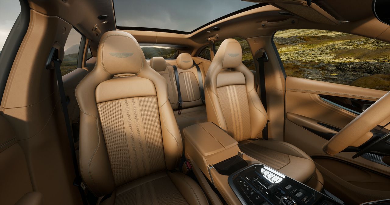 Foto Aston martin DBX 8