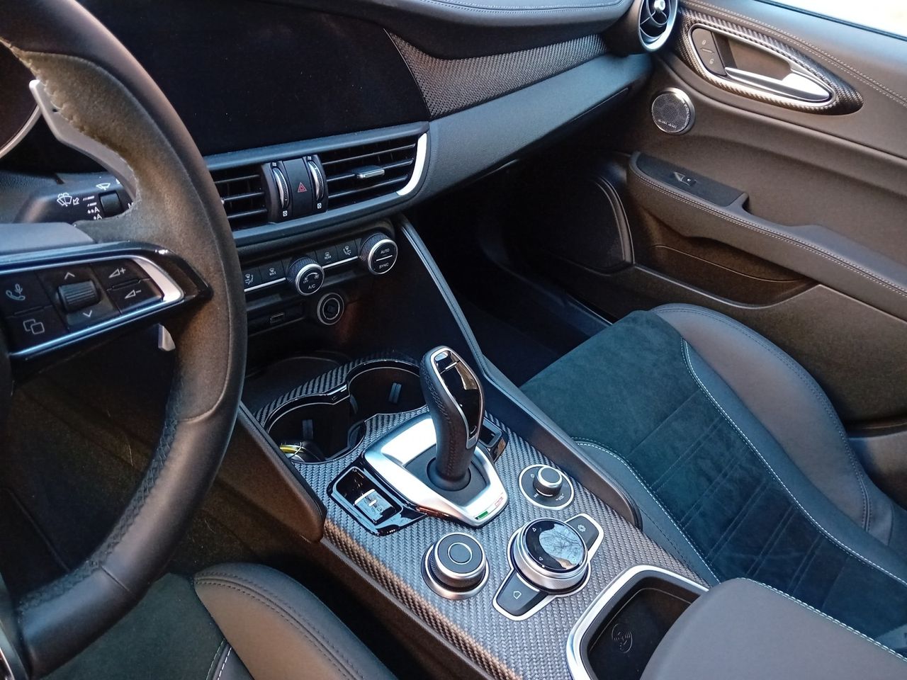 Foto Alfa Romeo Giulia 12