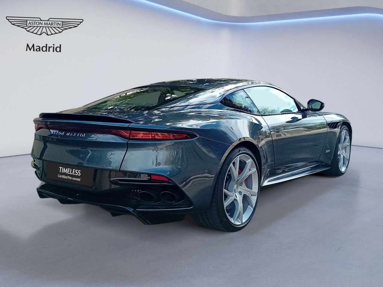 Foto Aston martin DBS 6
