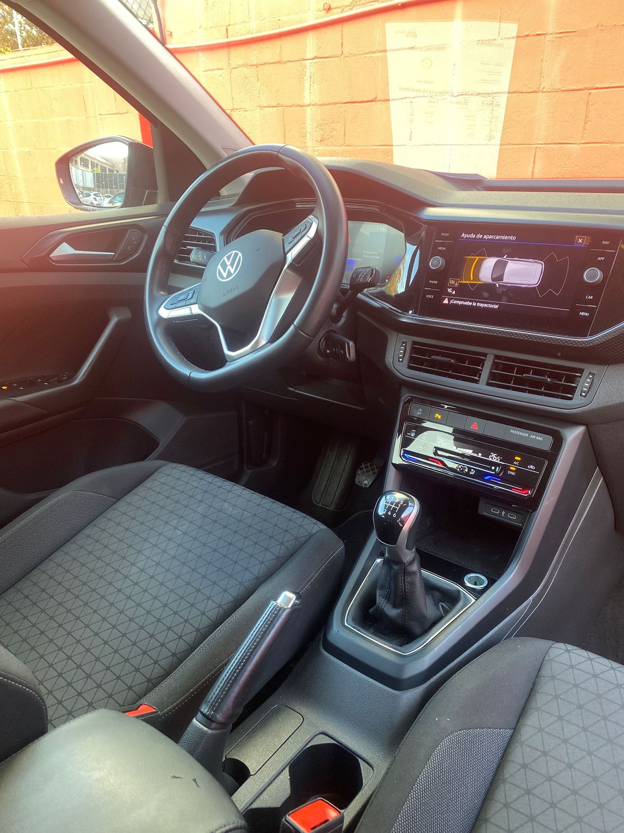 Foto Volkswagen T-Cross 14