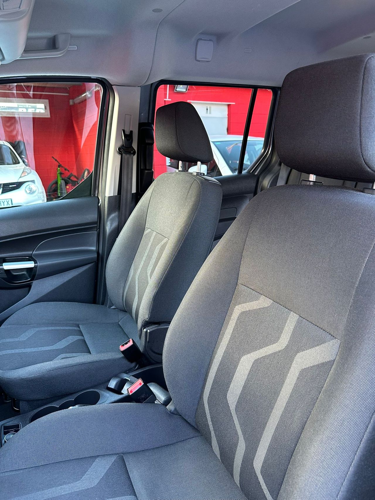 Foto Ford Tourneo Connect 15