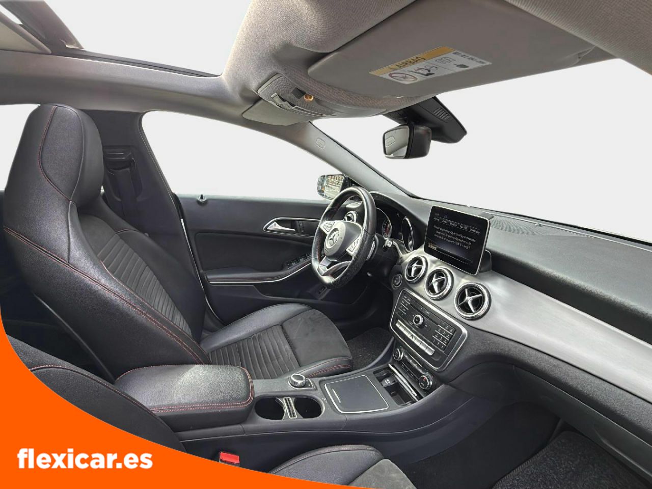 Foto Mercedes-Benz Clase CLA 12