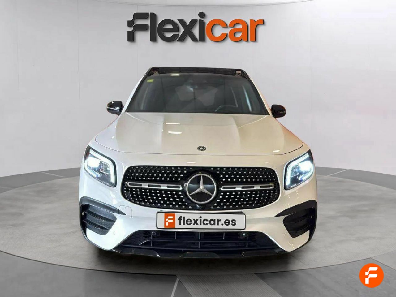 Foto Mercedes-Benz Clase GLB 2