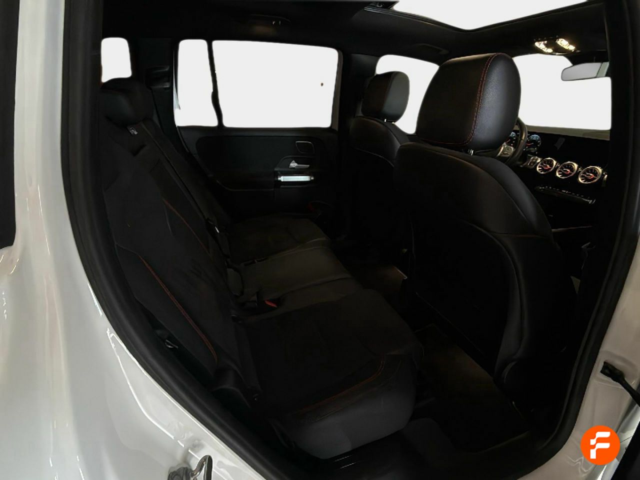 Foto Mercedes-Benz Clase GLB 8