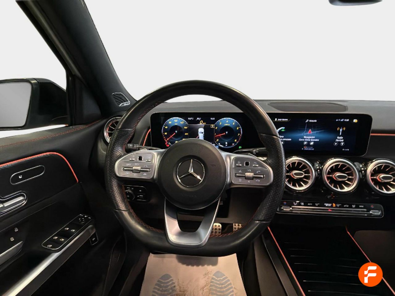 Foto Mercedes-Benz Clase GLB 13