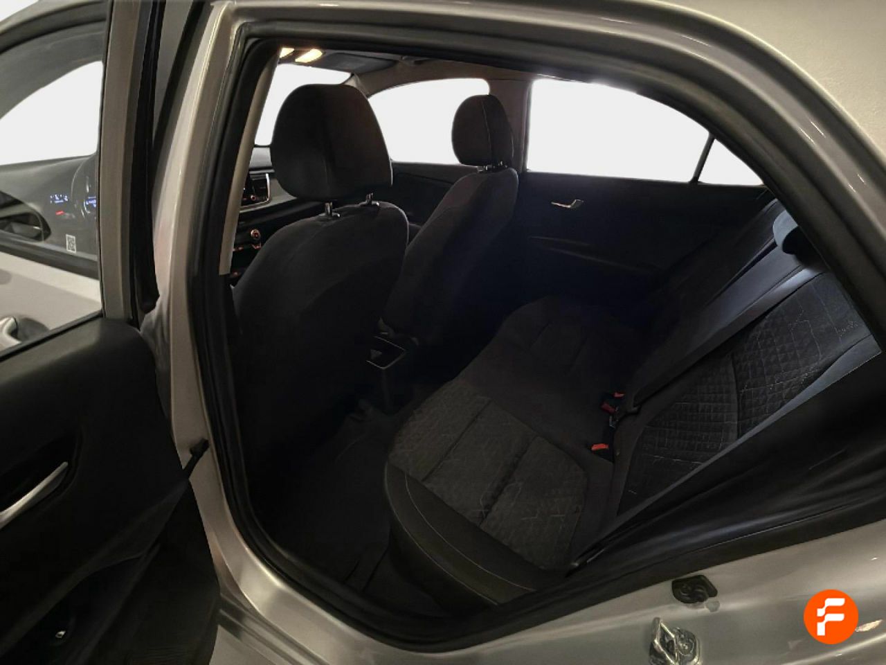 Foto Kia Rio 9