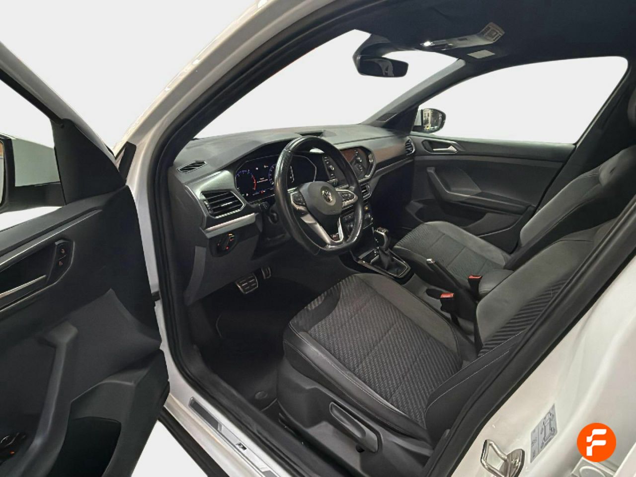 Foto Volkswagen T-Cross 9