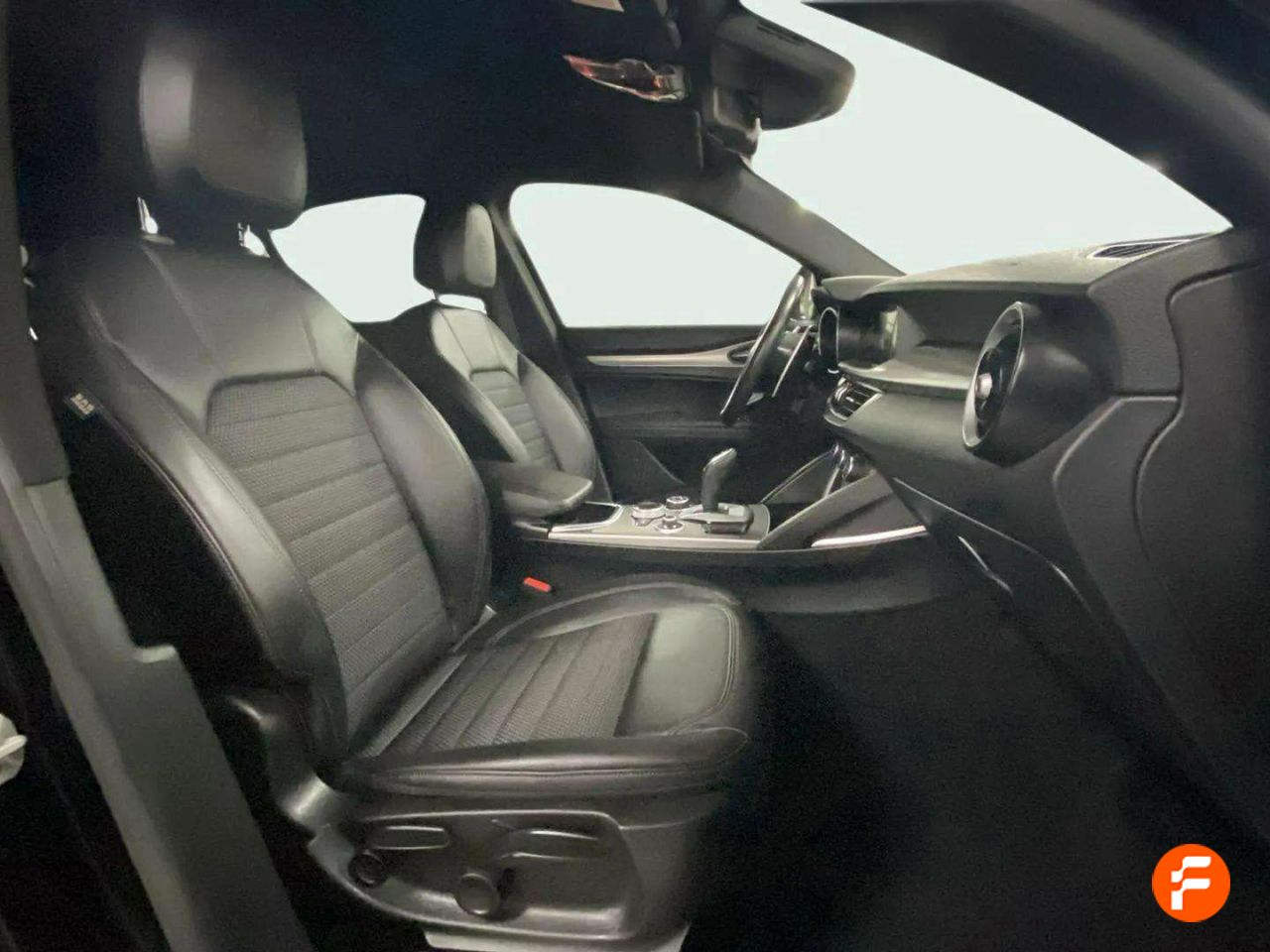 Foto Alfa Romeo Stelvio 10