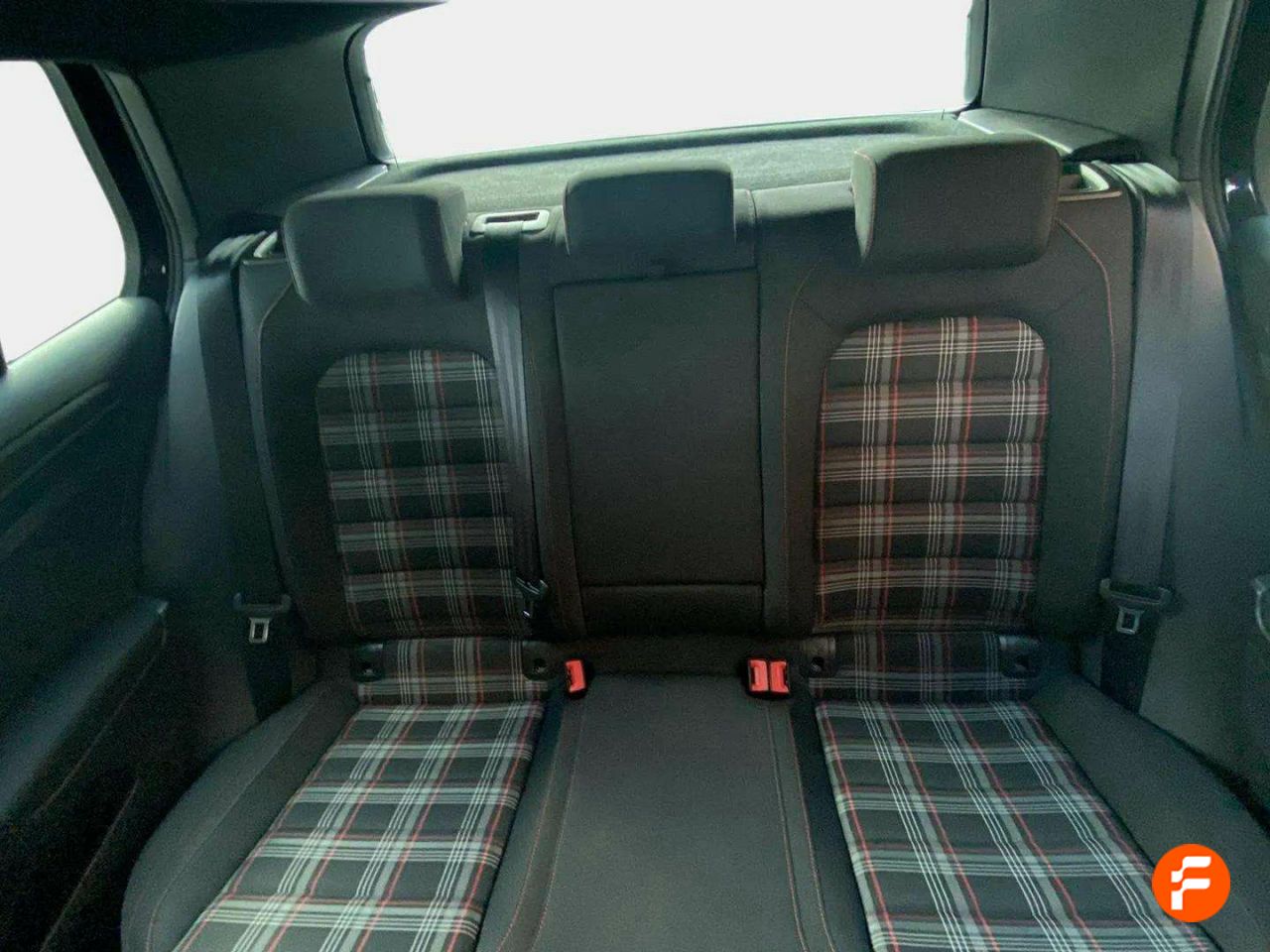 Foto Volkswagen Golf 16