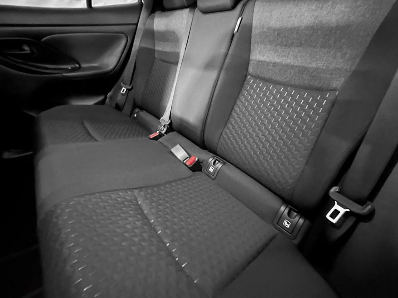 Foto Toyota Yaris 16