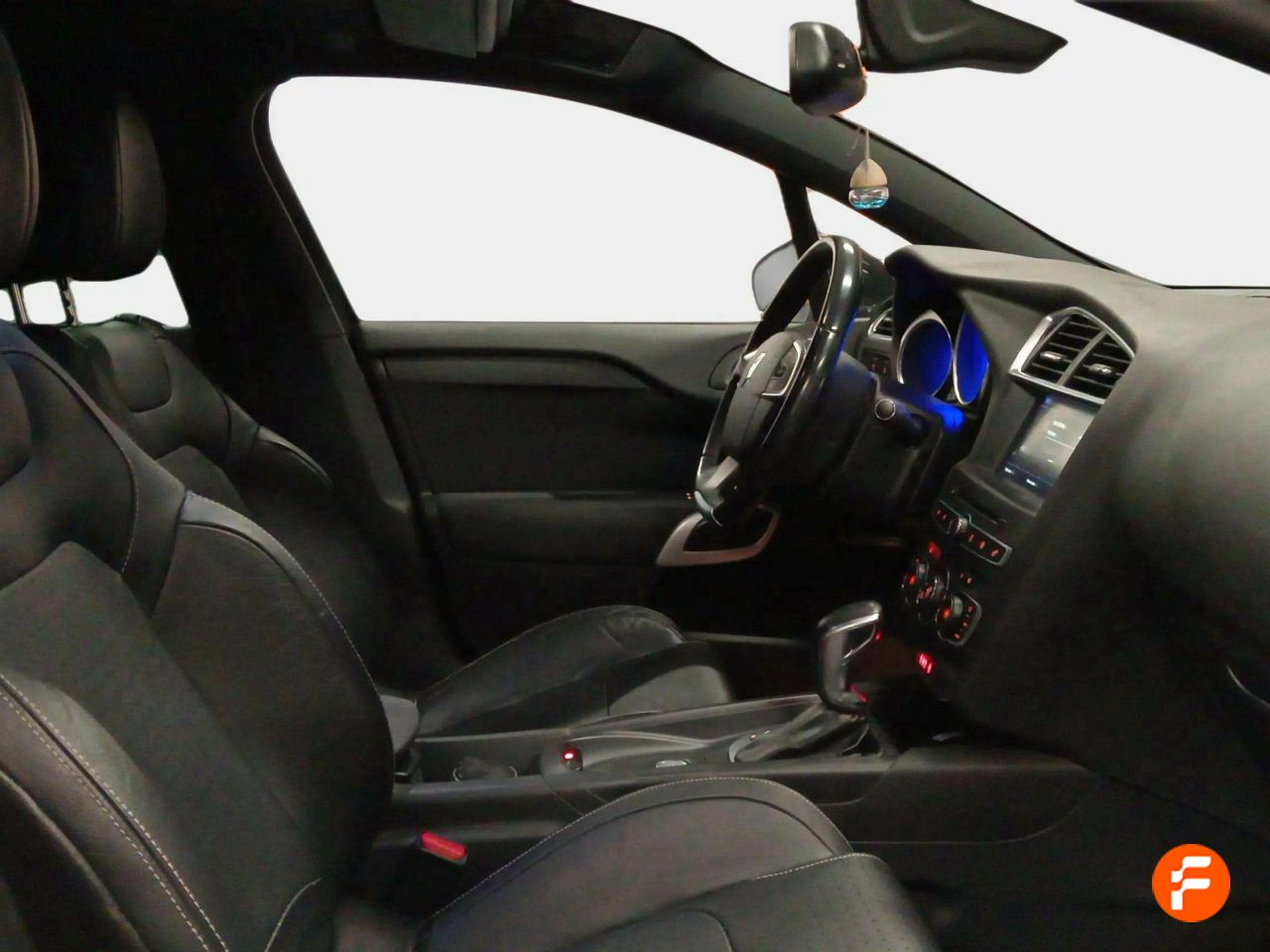 Foto DS Automobiles DS 4 14