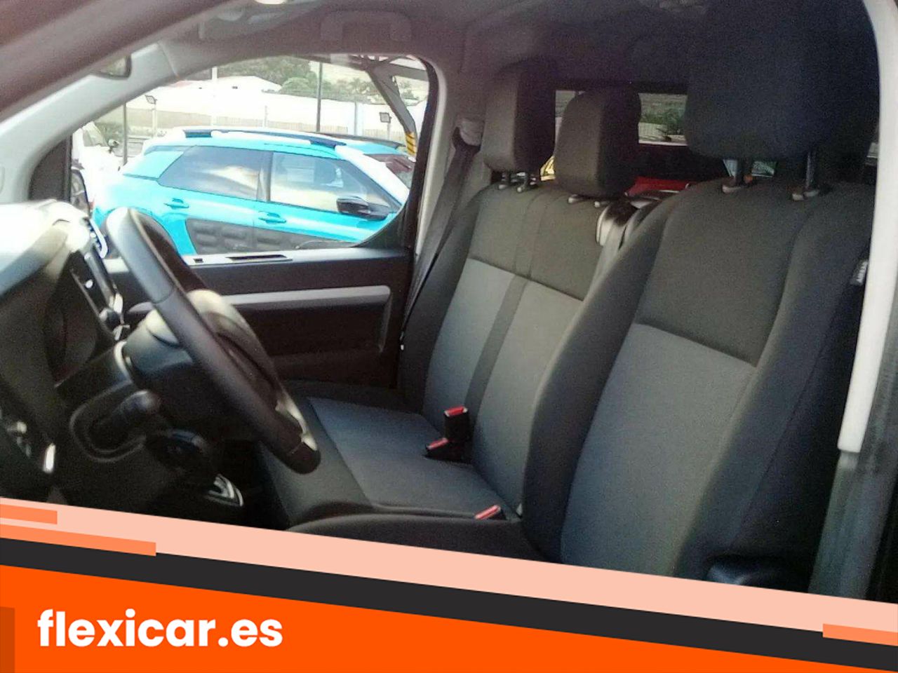 Foto Peugeot Traveller 16