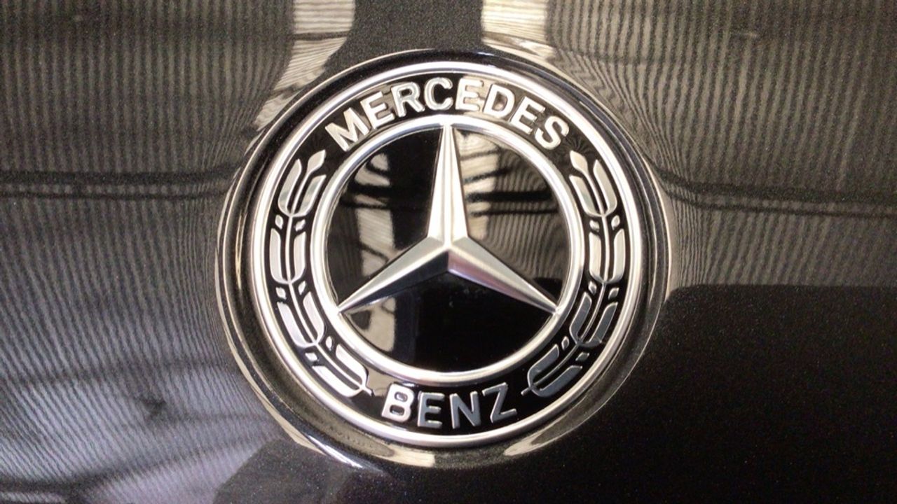 Foto Mercedes-Benz EQC 12