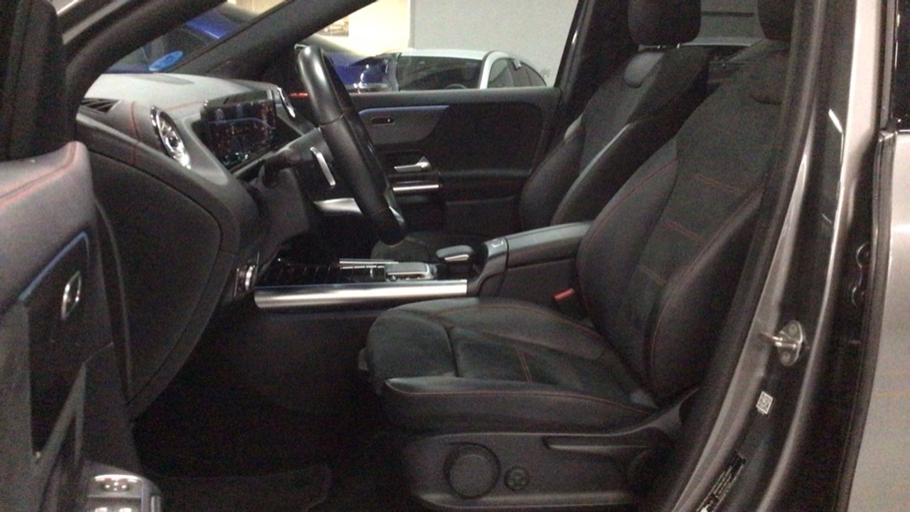 Foto Mercedes-Benz EQA 7
