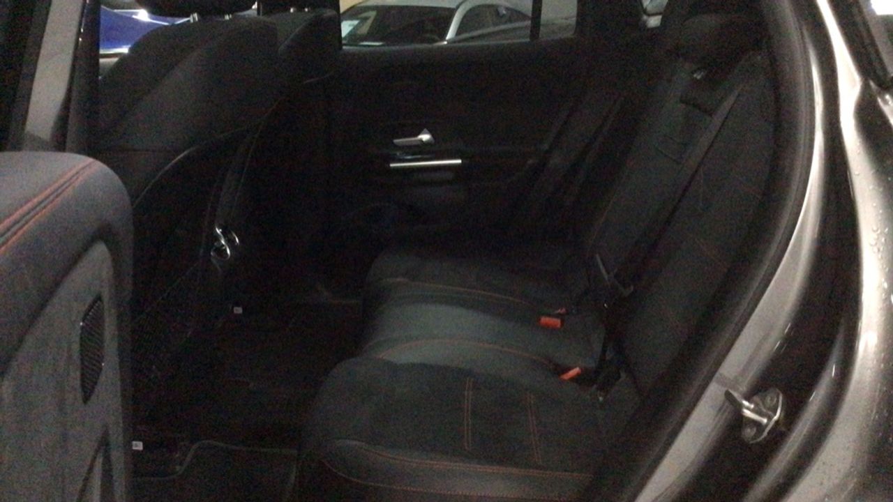 Foto Mercedes-Benz EQA 11