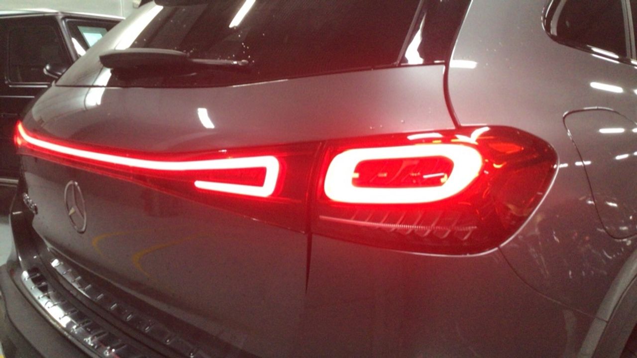 Foto Mercedes-Benz EQA 16