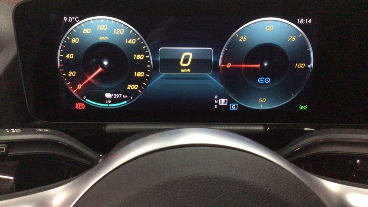 Foto Mercedes-Benz EQA 20
