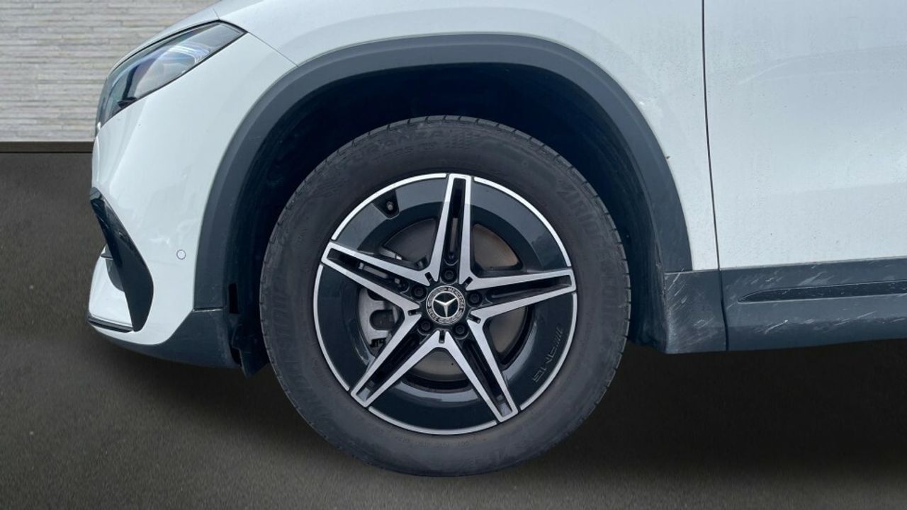 Foto Mercedes-Benz EQA 5