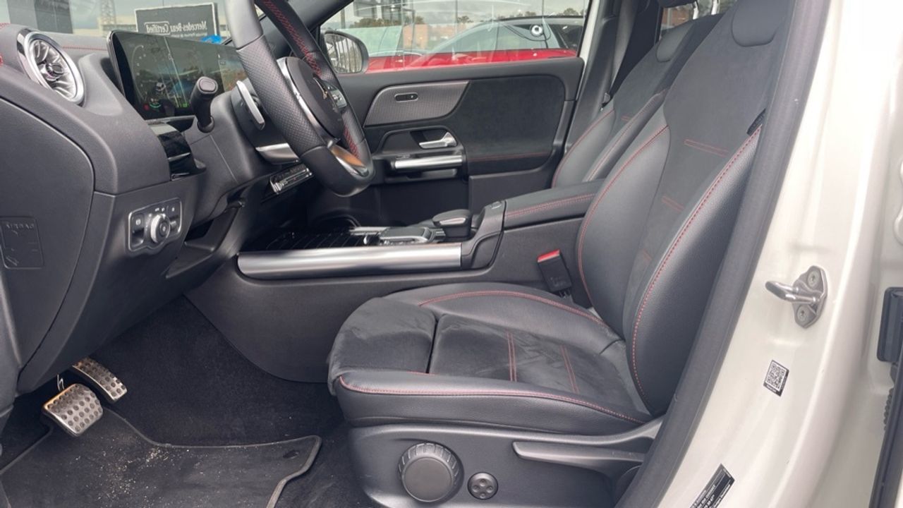 Foto Mercedes-Benz EQA 7