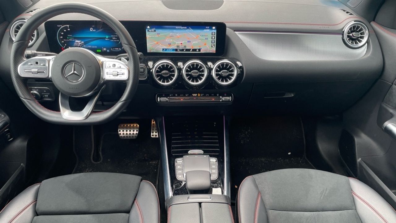 Foto Mercedes-Benz EQA 8
