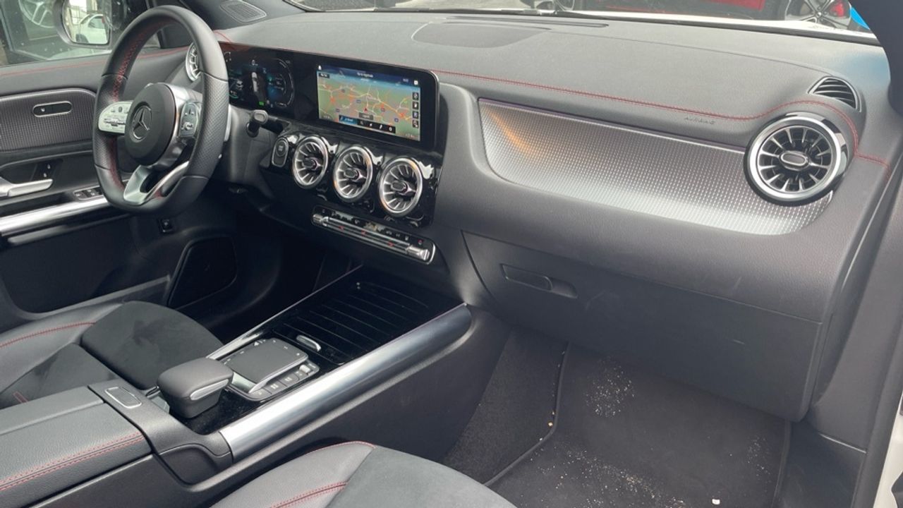 Foto Mercedes-Benz EQA 10
