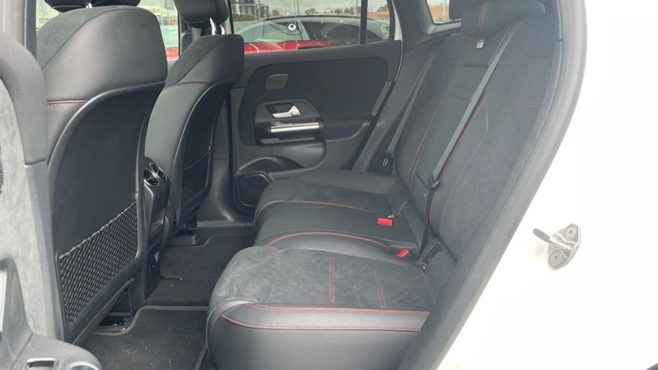 Foto Mercedes-Benz EQA 11