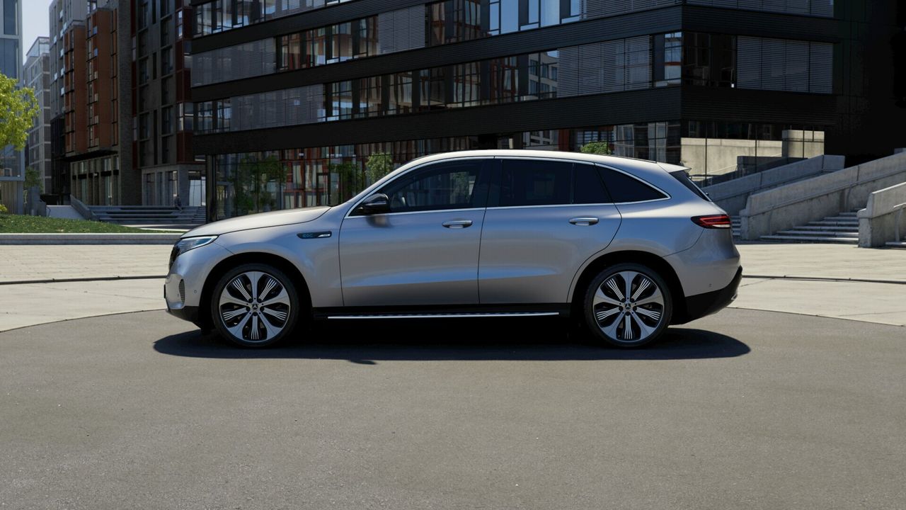 Foto Mercedes-Benz EQC 8