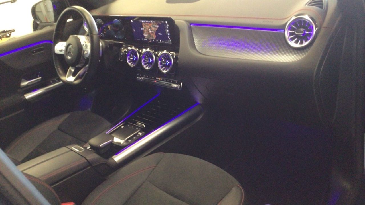 Foto Mercedes-Benz EQA 10
