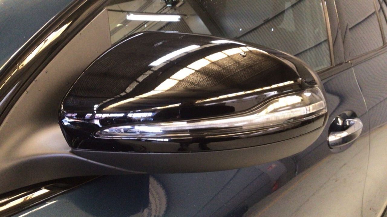Foto Mercedes-Benz EQA 17