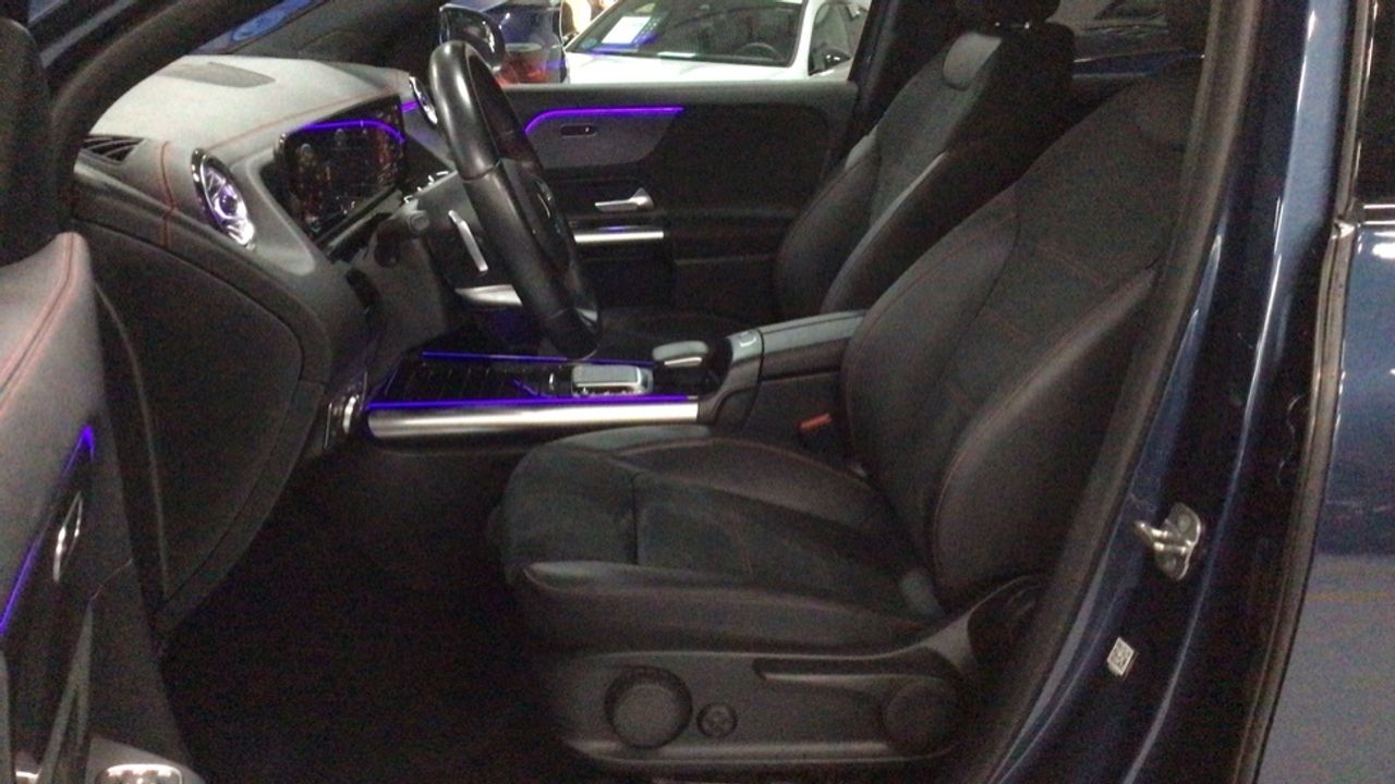 Foto Mercedes-Benz EQA 7