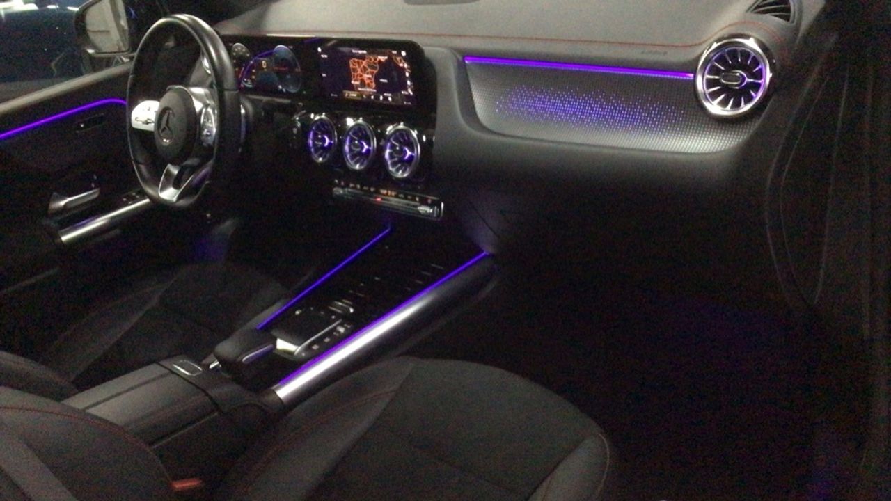 Foto Mercedes-Benz EQA 10