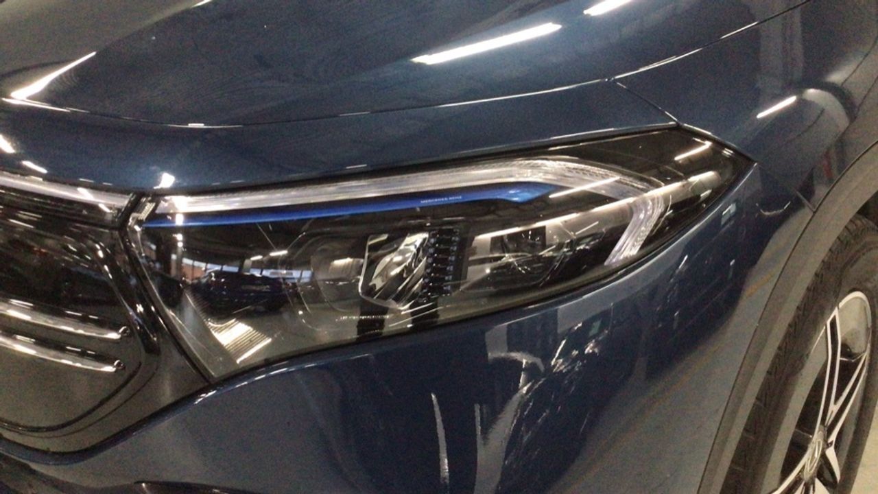 Foto Mercedes-Benz EQA 15